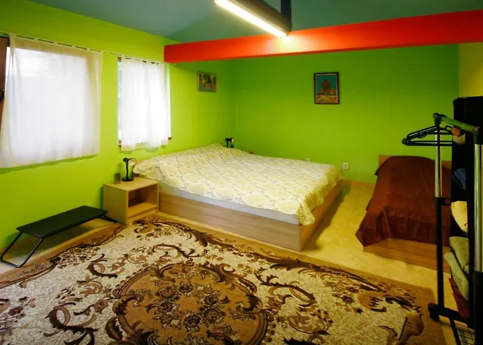 Chuchi 1 Zlatna Panega